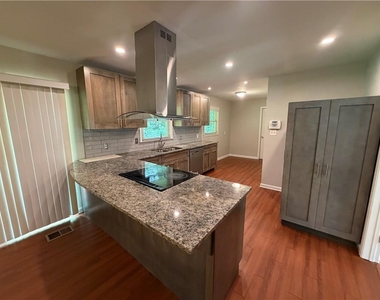 412 Fielding Lane - Photo Thumbnail 4