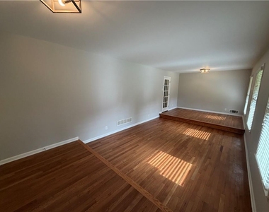 412 Fielding Lane - Photo Thumbnail 6