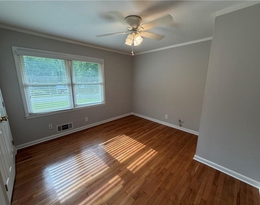 412 Fielding Lane - Photo Thumbnail 3