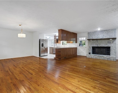 4684 Ben Hill Drive - Photo Thumbnail 4