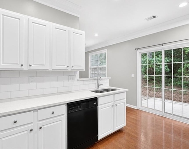 559 Windstone Trail - Photo Thumbnail 4