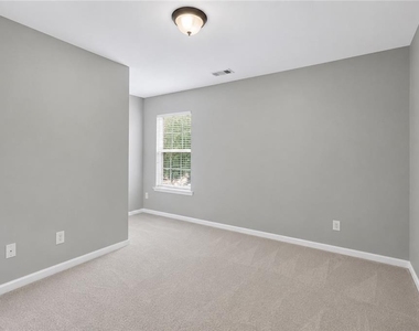 559 Windstone Trail - Photo Thumbnail 12