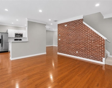 559 Windstone Trail - Photo Thumbnail 7
