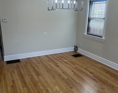 6620 W Devon Avenue - Photo Thumbnail 8