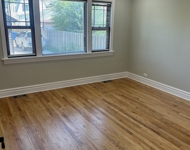 6620 W Devon Avenue - Photo Thumbnail 15