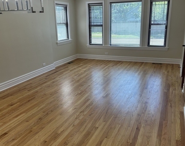 6620 W Devon Avenue - Photo Thumbnail 9
