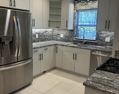 6620 W Devon Avenue - Photo Thumbnail 13