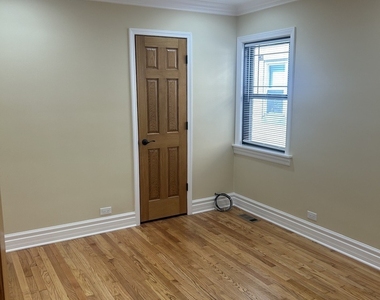 6620 W Devon Avenue - Photo Thumbnail 6
