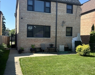 6620 W Devon Avenue - Photo Thumbnail 2