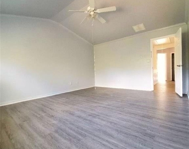 2305 Harvest Ridge Circle - Photo Thumbnail 1