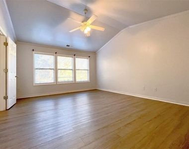 2305 Harvest Ridge Circle - Photo Thumbnail 7