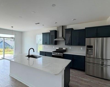 48 Candlewood - Photo Thumbnail 4