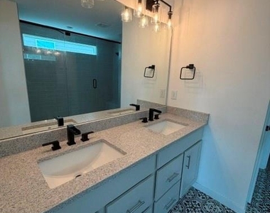 48 Candlewood - Photo Thumbnail 11