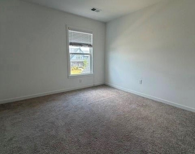 48 Candlewood - Photo Thumbnail 16