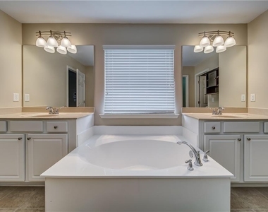 9950 Autry Vue Lane - Photo Thumbnail 32
