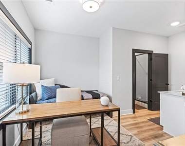 585 King Arnold Street - Photo Thumbnail 4