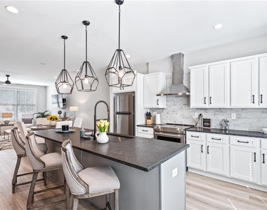 585 King Arnold Street - Photo Thumbnail 10