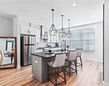 585 King Arnold Street - Photo Thumbnail 12