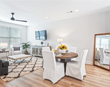 585 King Arnold Street - Photo Thumbnail 14