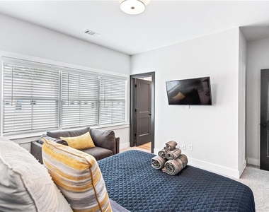 585 King Arnold Street - Photo Thumbnail 20
