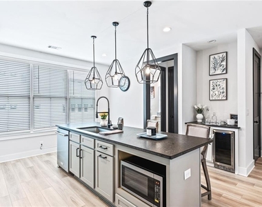 585 King Arnold Street - Photo Thumbnail 2