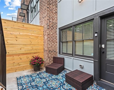 585 King Arnold Street - Photo Thumbnail 8