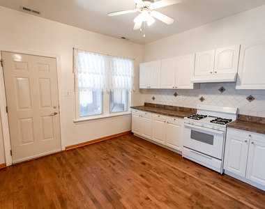 2219 W Rice Street - Photo Thumbnail 9