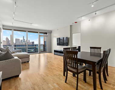1211 S Prairie Avenue - Photo Thumbnail 11