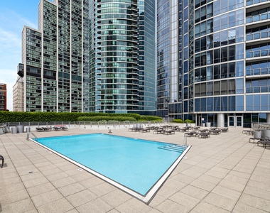 1211 S Prairie Avenue - Photo Thumbnail 44