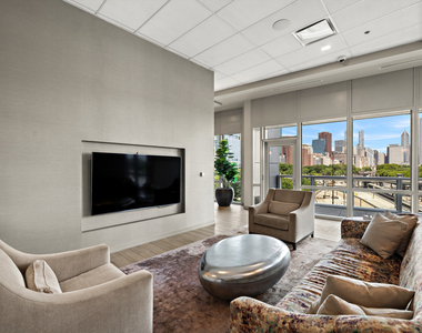 1211 S Prairie Avenue - Photo Thumbnail 54