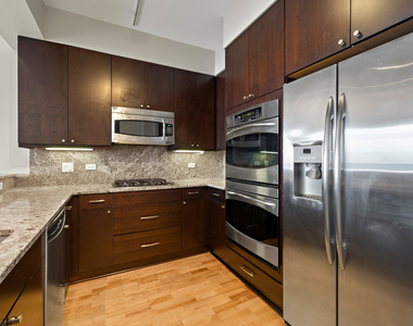1211 S Prairie Avenue - Photo Thumbnail 10