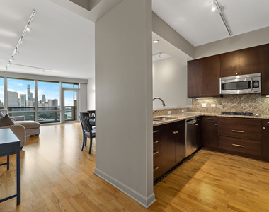 1211 S Prairie Avenue - Photo Thumbnail 7