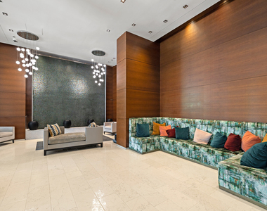 1211 S Prairie Avenue - Photo Thumbnail 39