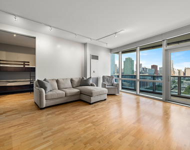 1211 S Prairie Avenue - Photo Thumbnail 2