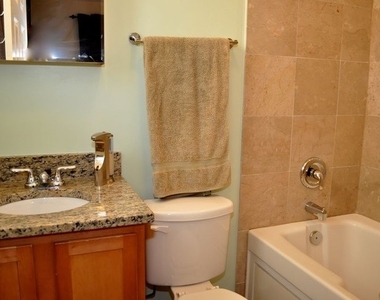 2315 W Rosemont Avenue - Photo Thumbnail 5