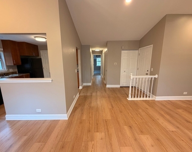 82 Holmes Way - Photo Thumbnail 4
