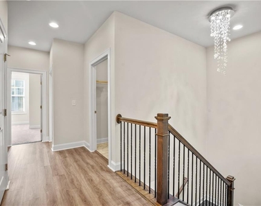 1011 Towneship Way - Photo Thumbnail 12