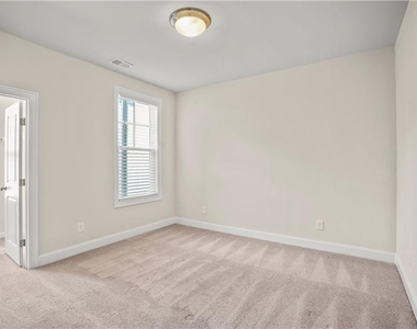 1011 Towneship Way - Photo Thumbnail 13