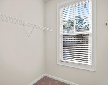 1011 Towneship Way - Photo Thumbnail 15
