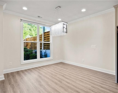1011 Towneship Way - Photo Thumbnail 5
