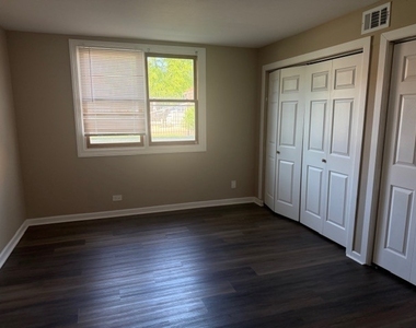 1756 Fayette Walk - Photo Thumbnail 5