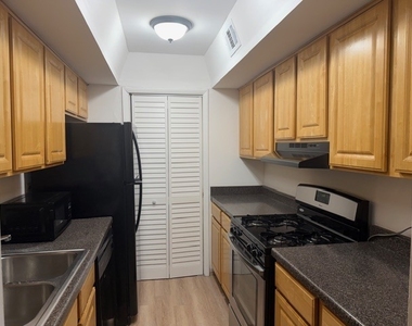 1756 Fayette Walk - Photo Thumbnail 8