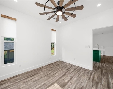 1871 Dyer Circle - Photo Thumbnail 28