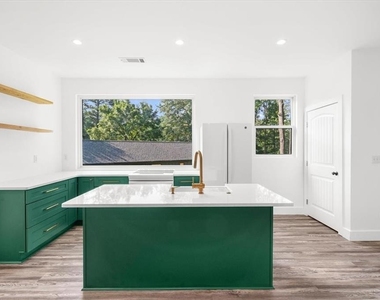 1871 Dyer Circle - Photo Thumbnail 17