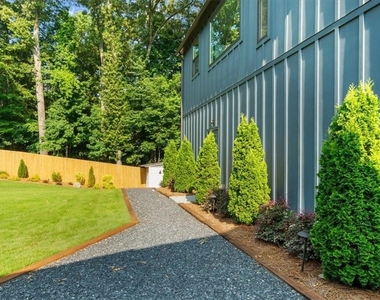 1871 Dyer Circle - Photo Thumbnail 5