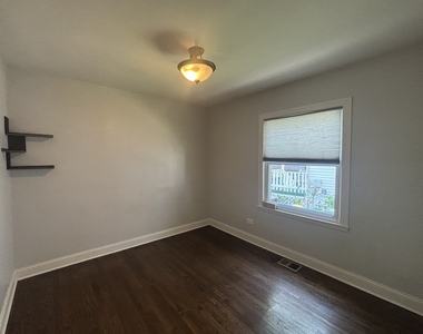 2224 Foster Street - Photo Thumbnail 11