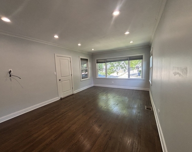2224 Foster Street - Photo Thumbnail 4