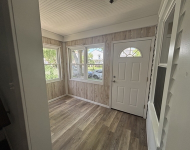 2224 Foster Street - Photo Thumbnail 1