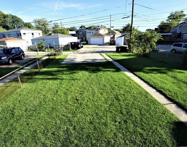 2224 Foster Street - Photo Thumbnail 15