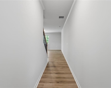 48 Berryville Drive - Photo Thumbnail 5